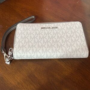 Michael Kors White and Gray Signature Wristlet Wallet